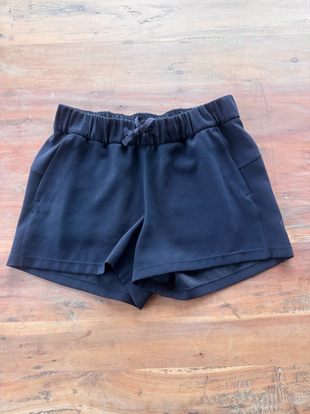 Lululemon On the Fly shorts size 6. LOT OF 5 - Picture 4 of 11